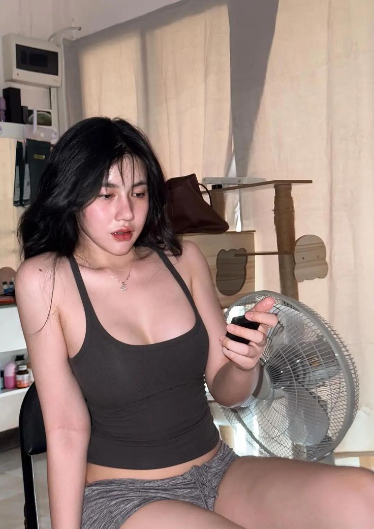 Barat Viral 2025 Bibirmu Bergetar Saat Namaku Kuucap Perlahan Artis Indonesia Terbaru 2025